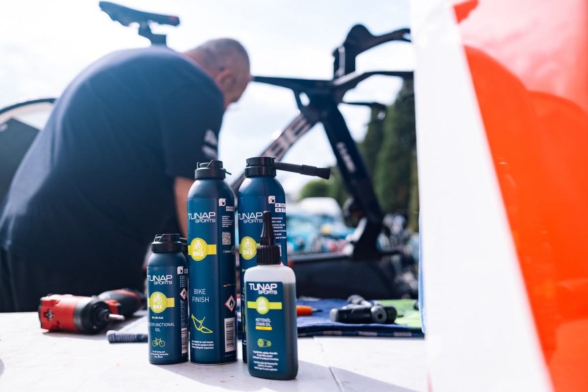 Tunap Sports Produkte werden den hohen Anforderungen im Profibereich, durch kontinuierliches Feedback, gerecht. Tunap Sports Produkte für UCI World Tour Teams Intermarché-Wanty sowie des UCI Continental Development Teams Wanty-NIPPO-Re-Z